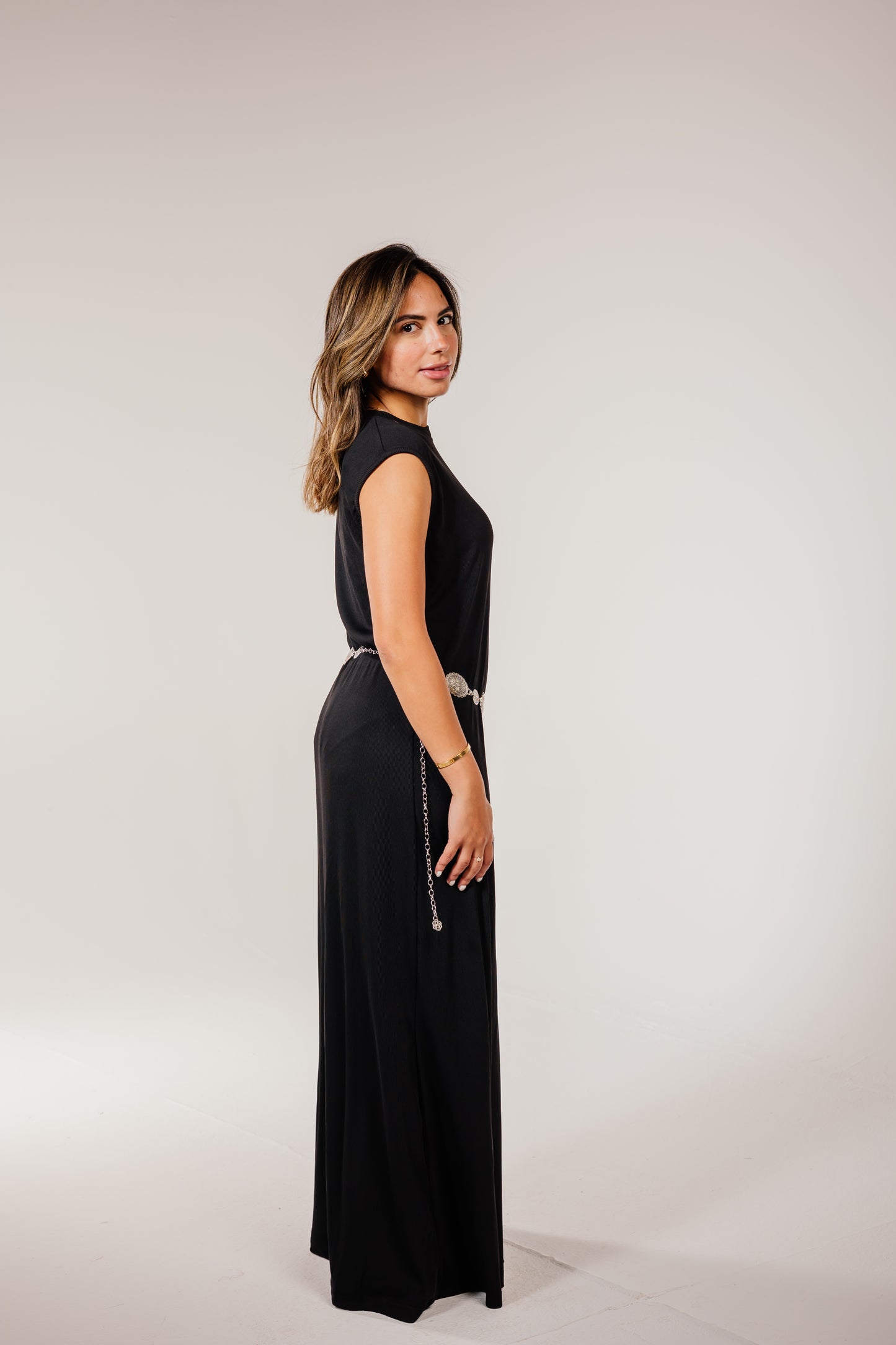 Black Sleeveless Basic Dress