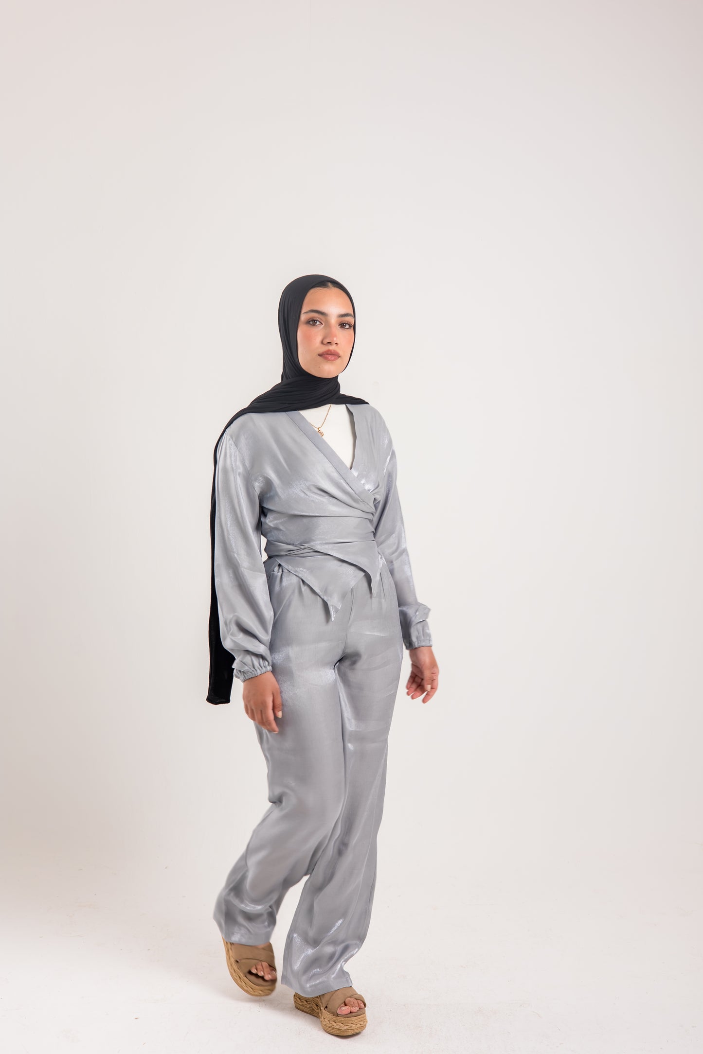 Tika set gray